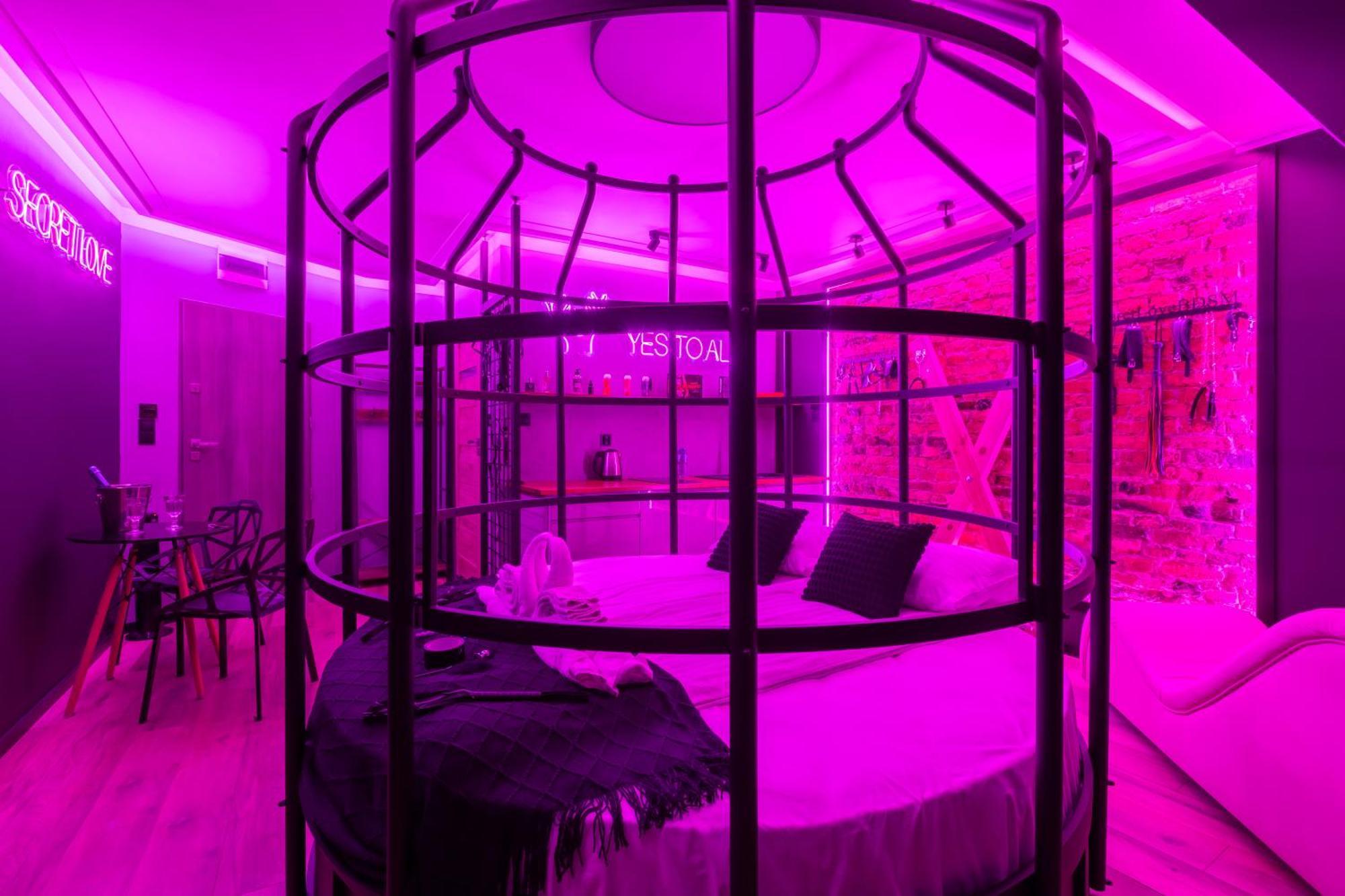Secret Bdsm Apartment *